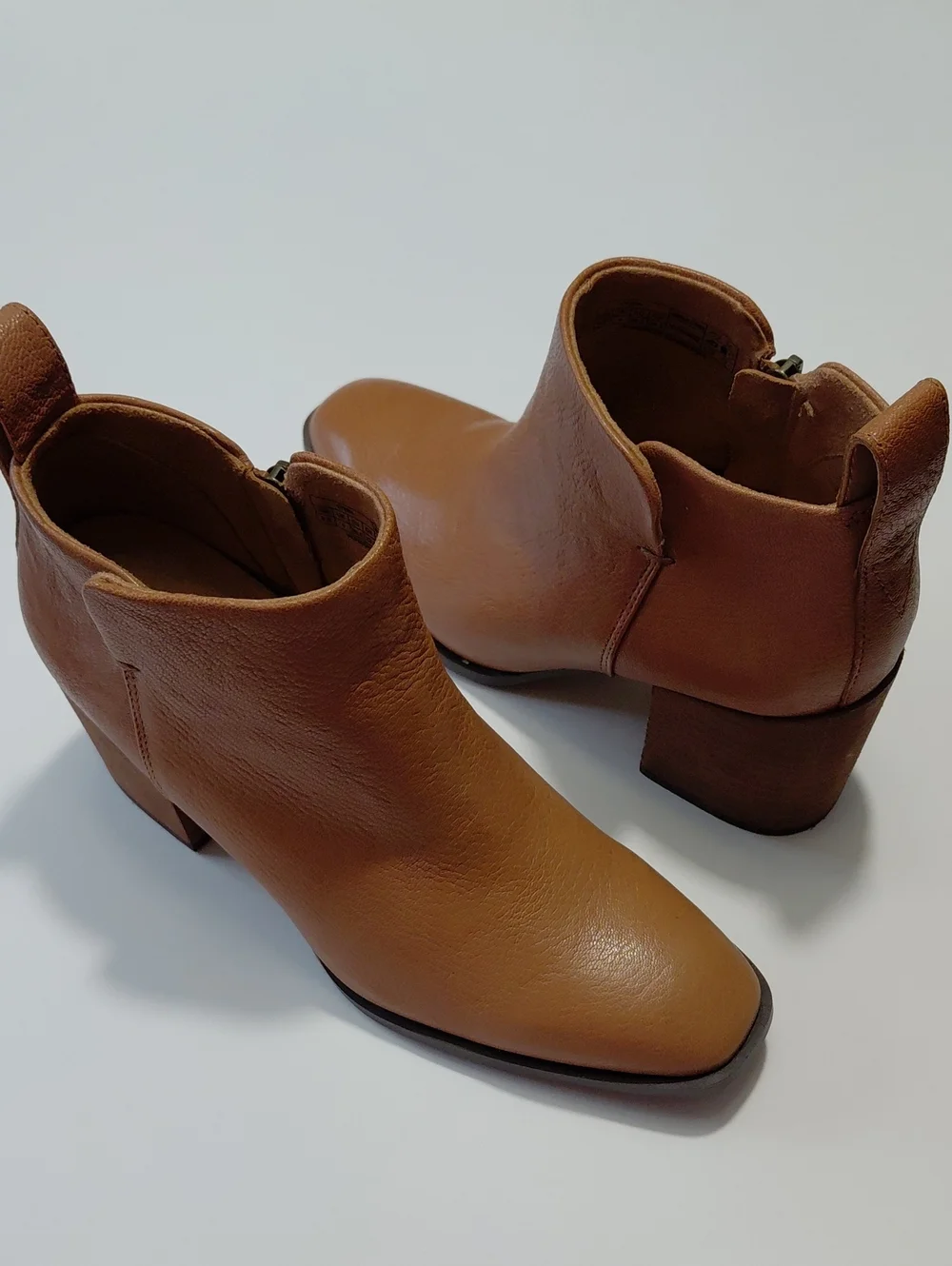 VIONIC Women's  Lyssa Tan Leather Ankle Boots Size 6.5